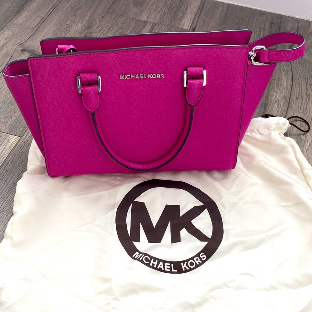 Shoulder bag